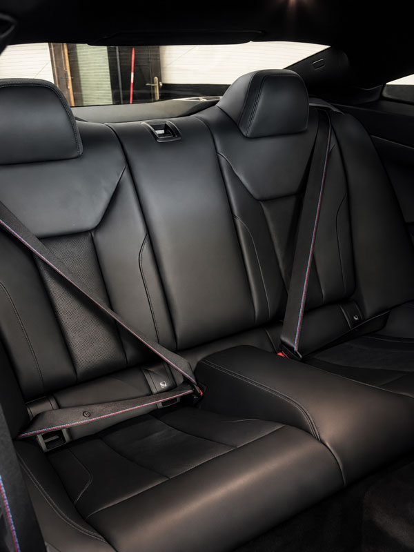 bmw-m4-competition-coupe-g82-semicarsdspremium-asientos-traseros