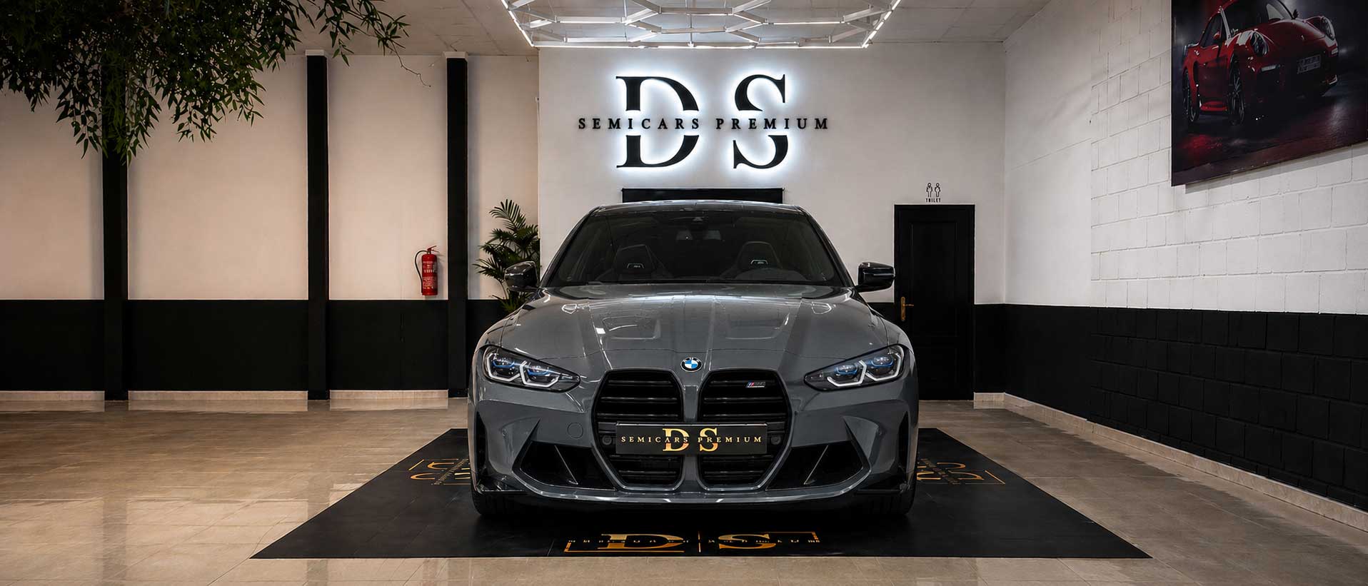 BMW M4 Competition xDrive. 510 CV, kit de carbono, asientos bucket, pintura exclusiva Dravit Grey. Verificado en Alemania. Envío a toda España.