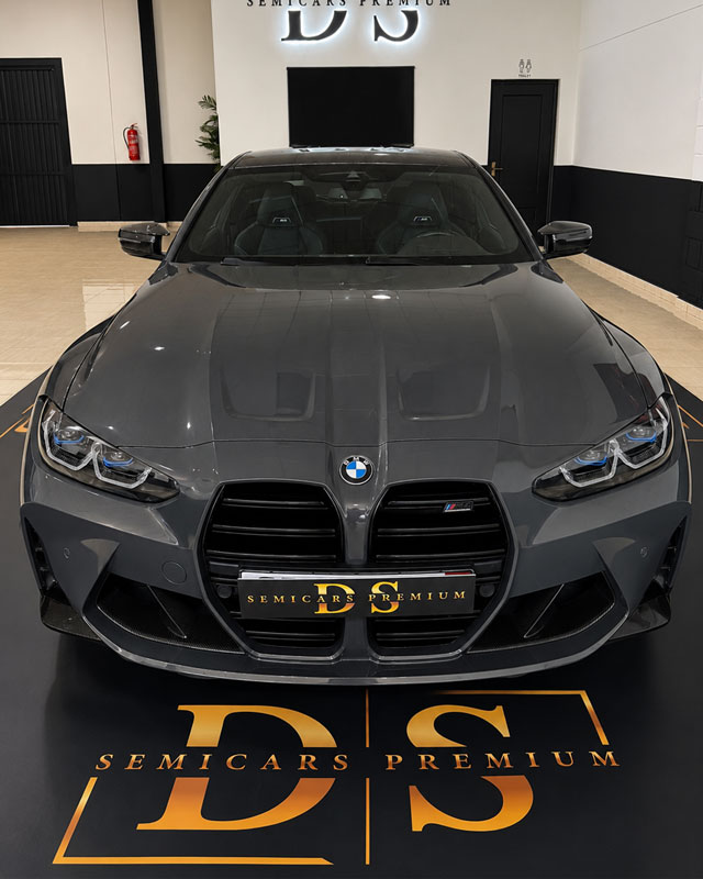 bmw-m4-competition-g82-frontal-centrado-showroom