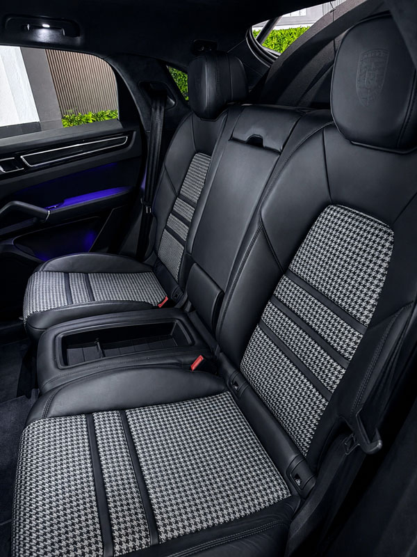 porsche-cayenne-coupe-e-hybrid-gt-package-semicarsdspremium-asientos-traseros