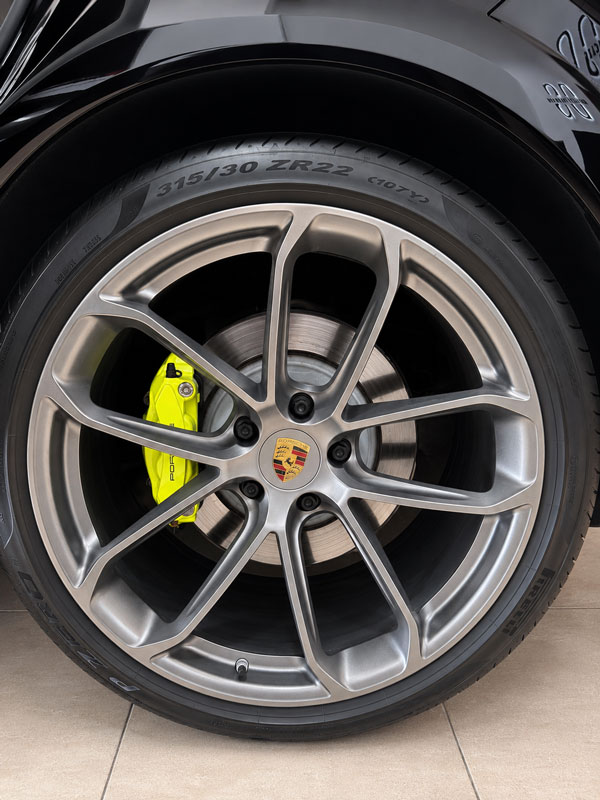 porsche-cayenne-coupe-e-hybrid-gt-package-semicarsdspremium-llanta-pinza-freno