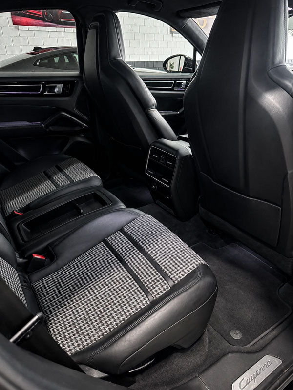 porsche-cayenne-coupe-e-hybrid-gt-package-semicarsdspremium-plazas-traseras-espacio