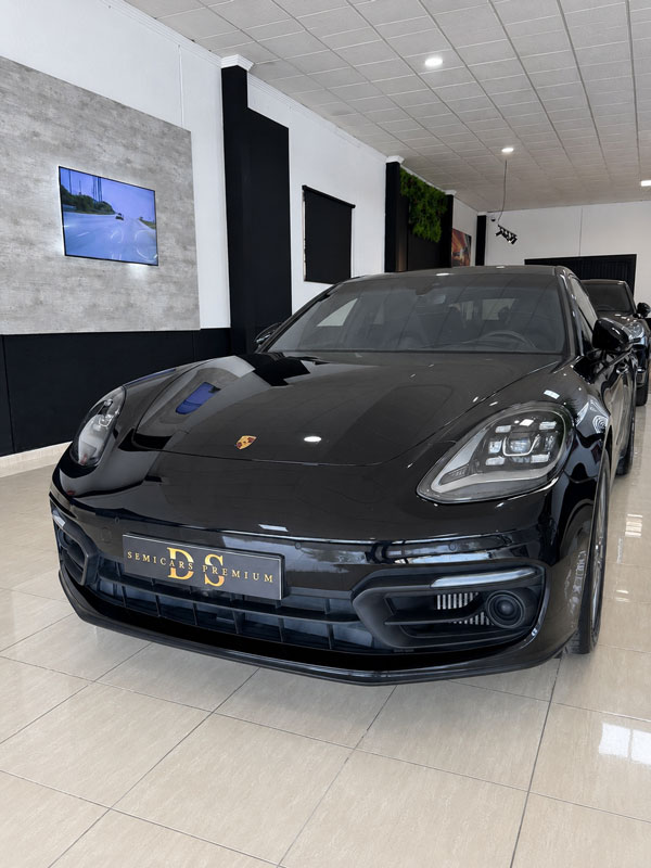 porsche-panamera-4-e-hybrid-negro-frontal-con-logo-semicars