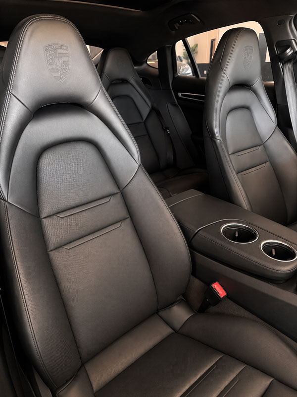 porsche-panamera-sport-turismo-4-e-hybrid-platinum-asientos-delanteros-cuero-semicars-ds-premium