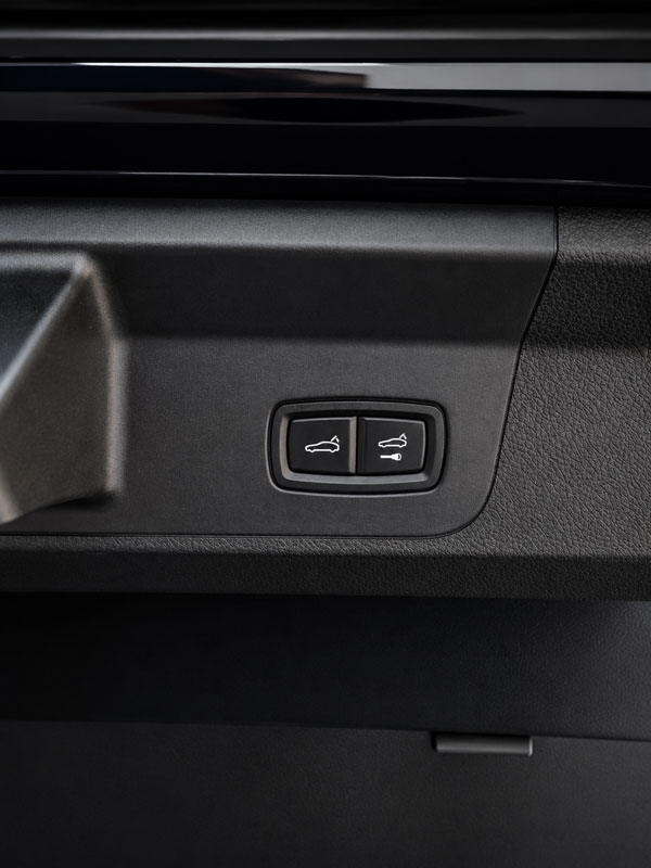 porsche-panamera-sport-turismo-4-e-hybrid-platinum-cockpit-digital-semicars-ds-premium