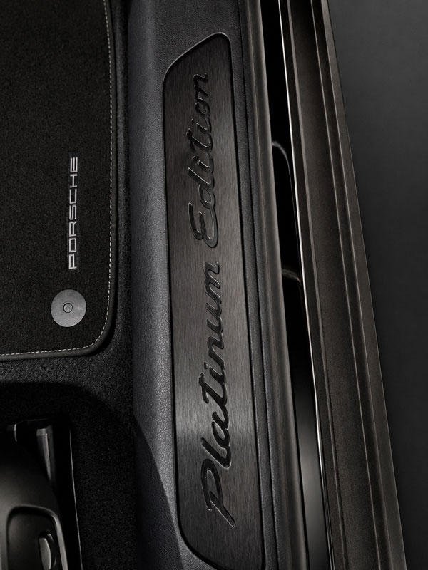 porsche-panamera-sport-turismo-4-e-hybrid-platinum-embellecedor-puerta-semicars-ds-premium