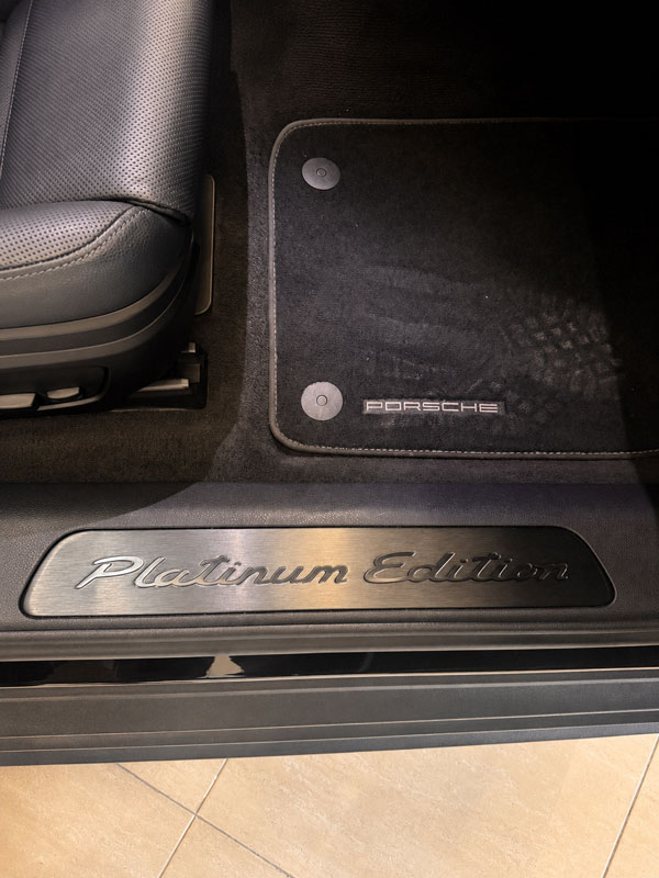 porsche-panamera-sport-turismo-4-e-hybrid-platinum-moldura-puerta-semicars-ds-premium
