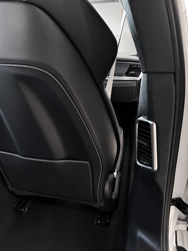porsche-panamera-sport-turismo-4-e-hybrid-platinum-semicars-ds-premium-salida-aire-plaza-trasera