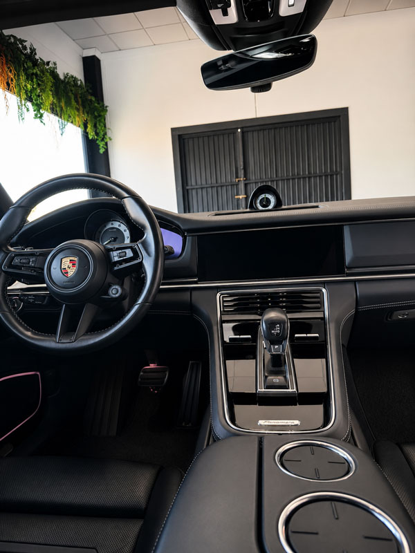 porsche-panamera-sport-turismo-4-e-hybrid-platinum-semicars-ds-premium-salpicadero-consola-central