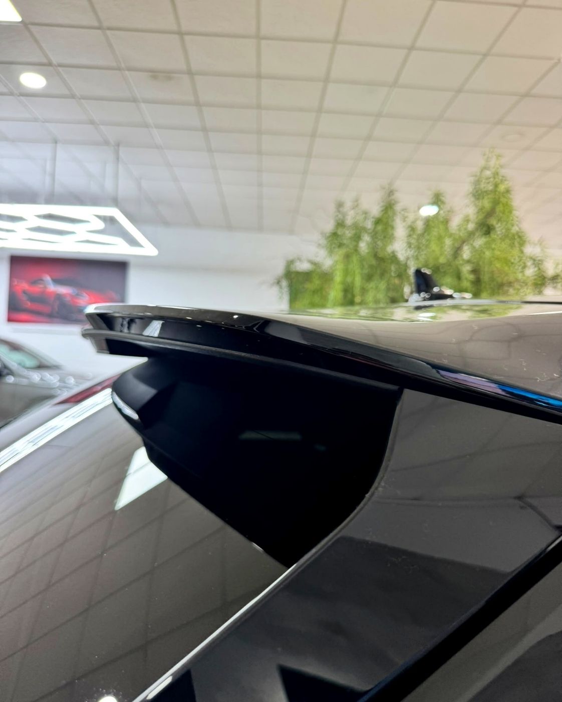 audi-rs-q8-2024-detalle-aleron-trasero-deportivo-semicars-ds-premium