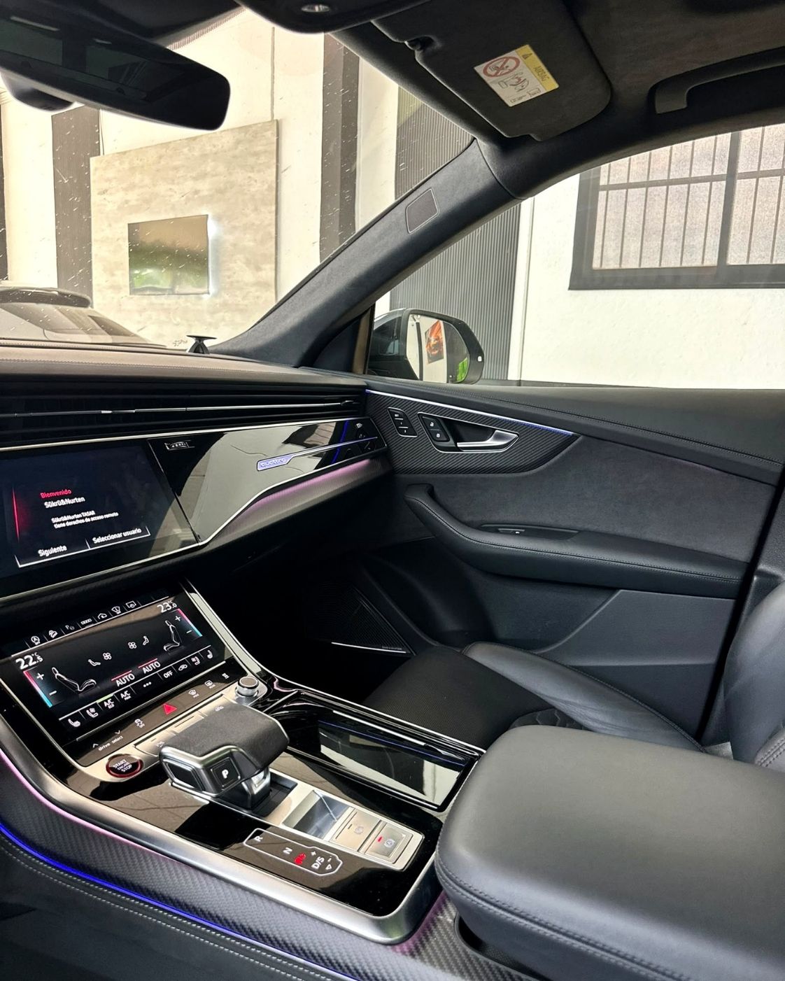 audi-rs-q8-2024-interior-consola-central-asiento-acompanante-semicars-ds-premium.