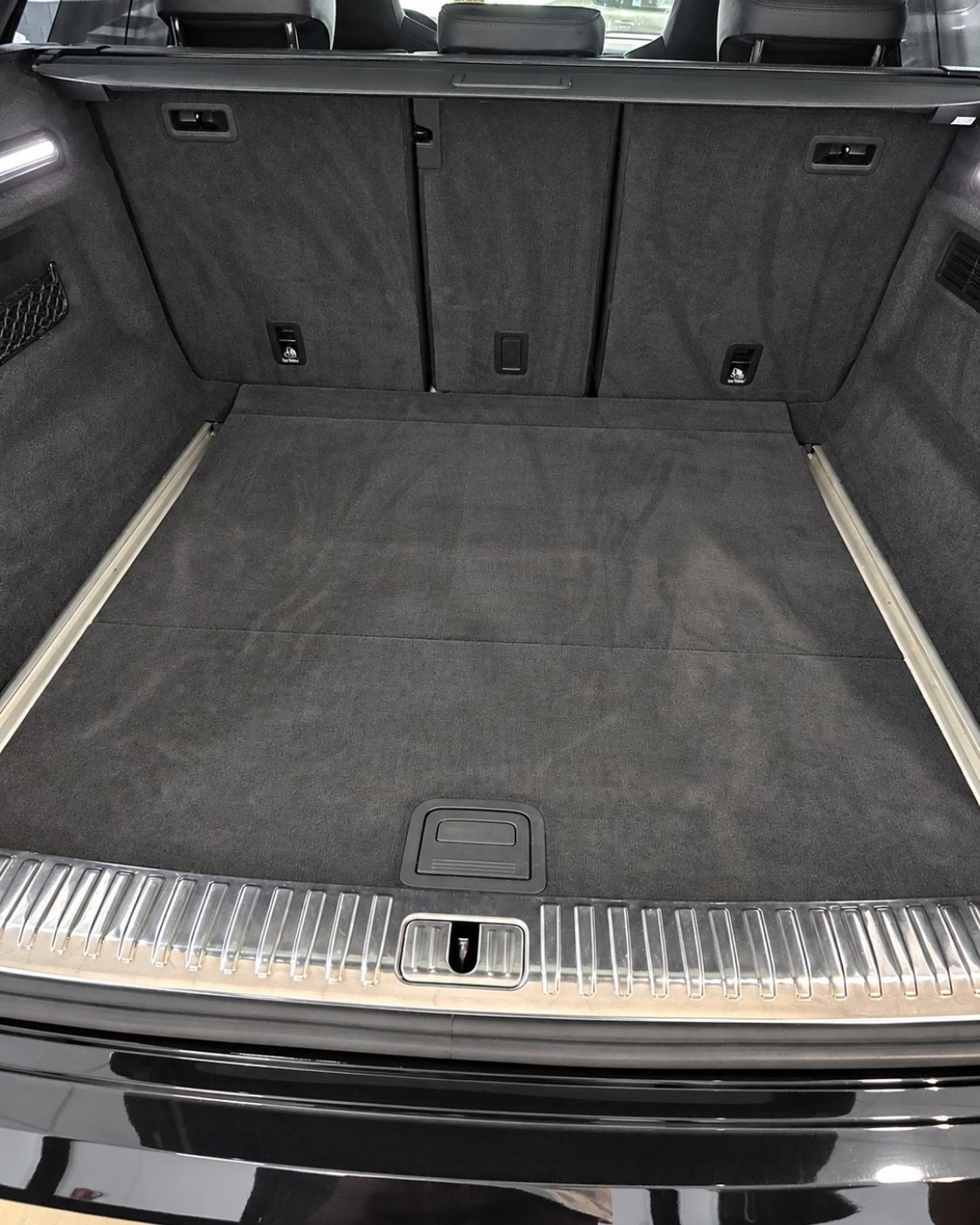 audi-rs-q8-2024-maletero-amplio-tapizado-negro-semicars-ds-premium