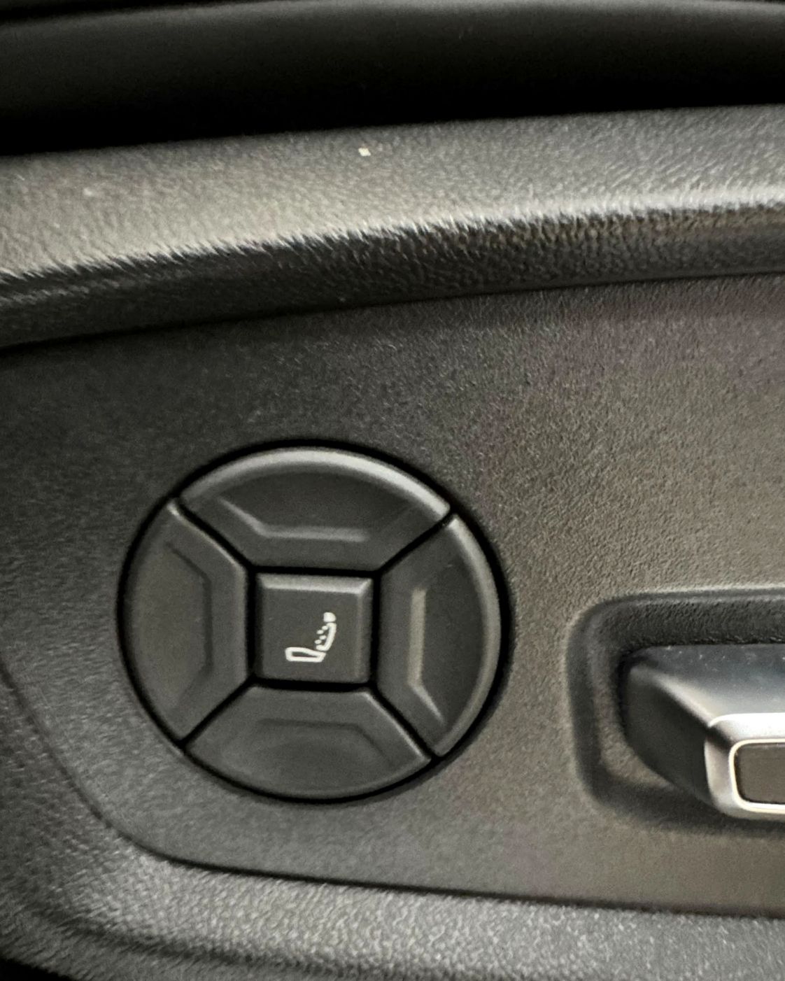 audi-rs-q8-2024-mandos-maletero-asientos-traseros-electricos-semicars-ds-premium