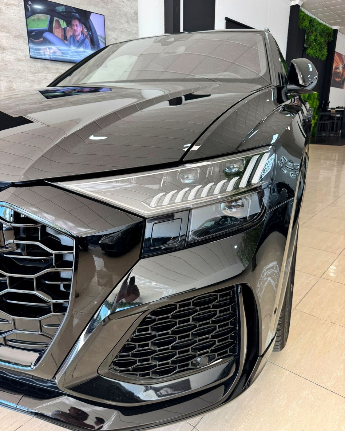 audi-rs-q8-2024-optica-delantera-led-semicars-ds-premium