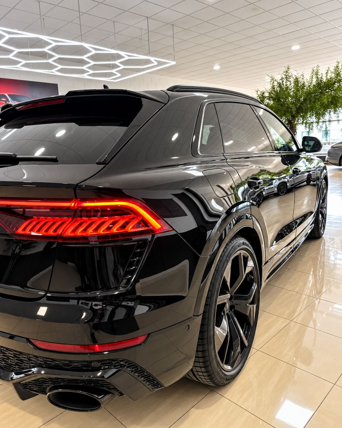 audi-rs-q8-2024-piloto-led-trasero-perfil-lateral-semicars-ds-premium