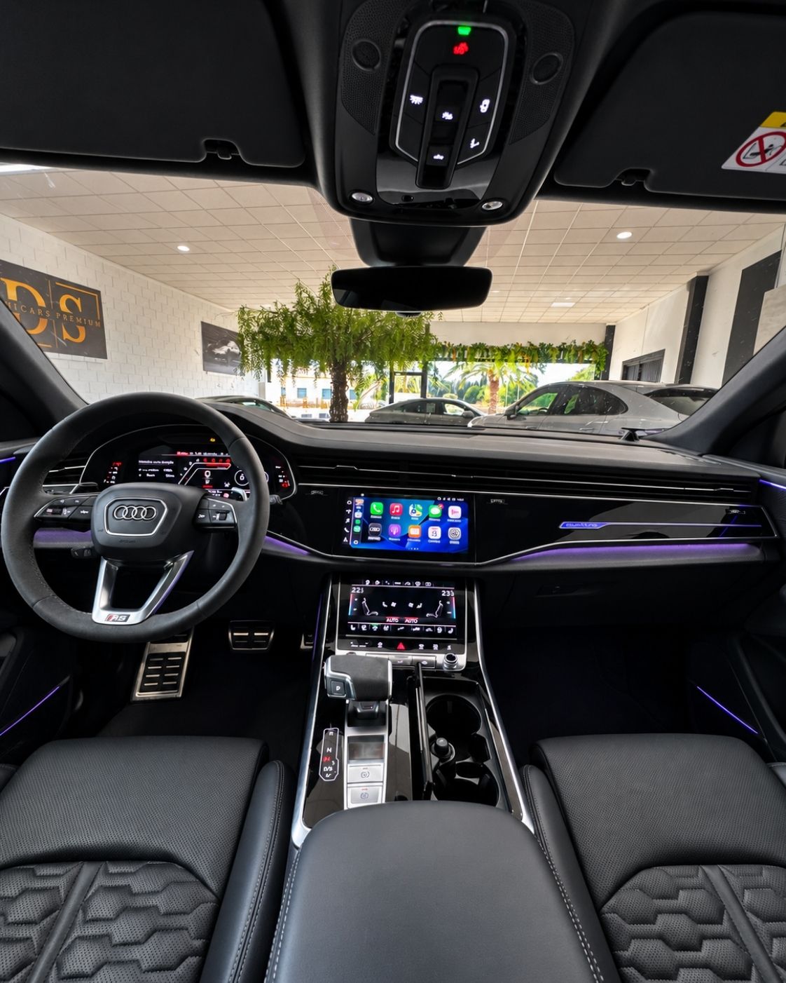 audi-rs-q8-2024-puesto-conduccion-volante-rs-pantallas-mmi-semicars-ds-premium