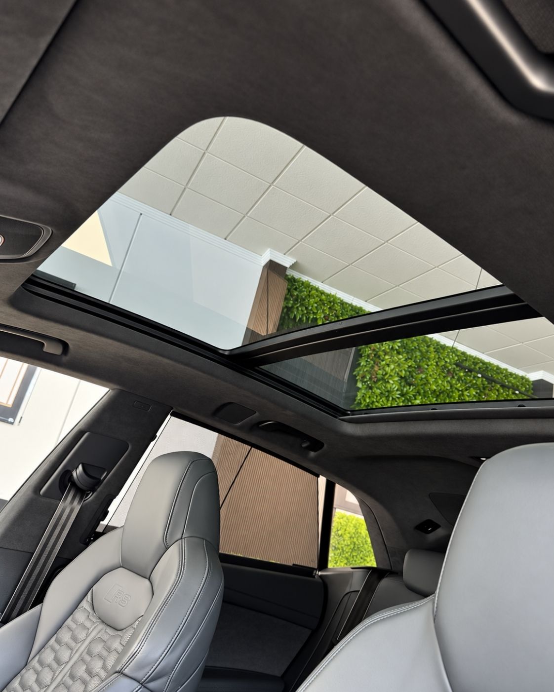 audi-rs-q8-2024-techo-panoramico-cristal-interior-semicars-ds-premium
