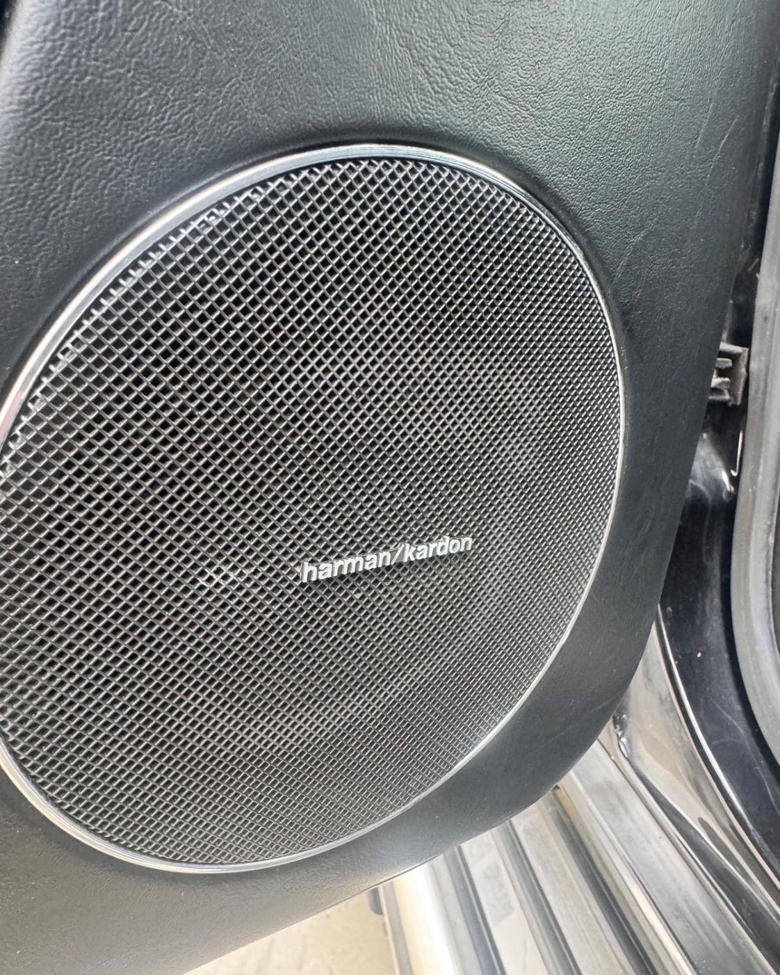 mercedes-benz-clase-g-altavoz-harman-kardon-rejilla-circular-semicars-ds-premium