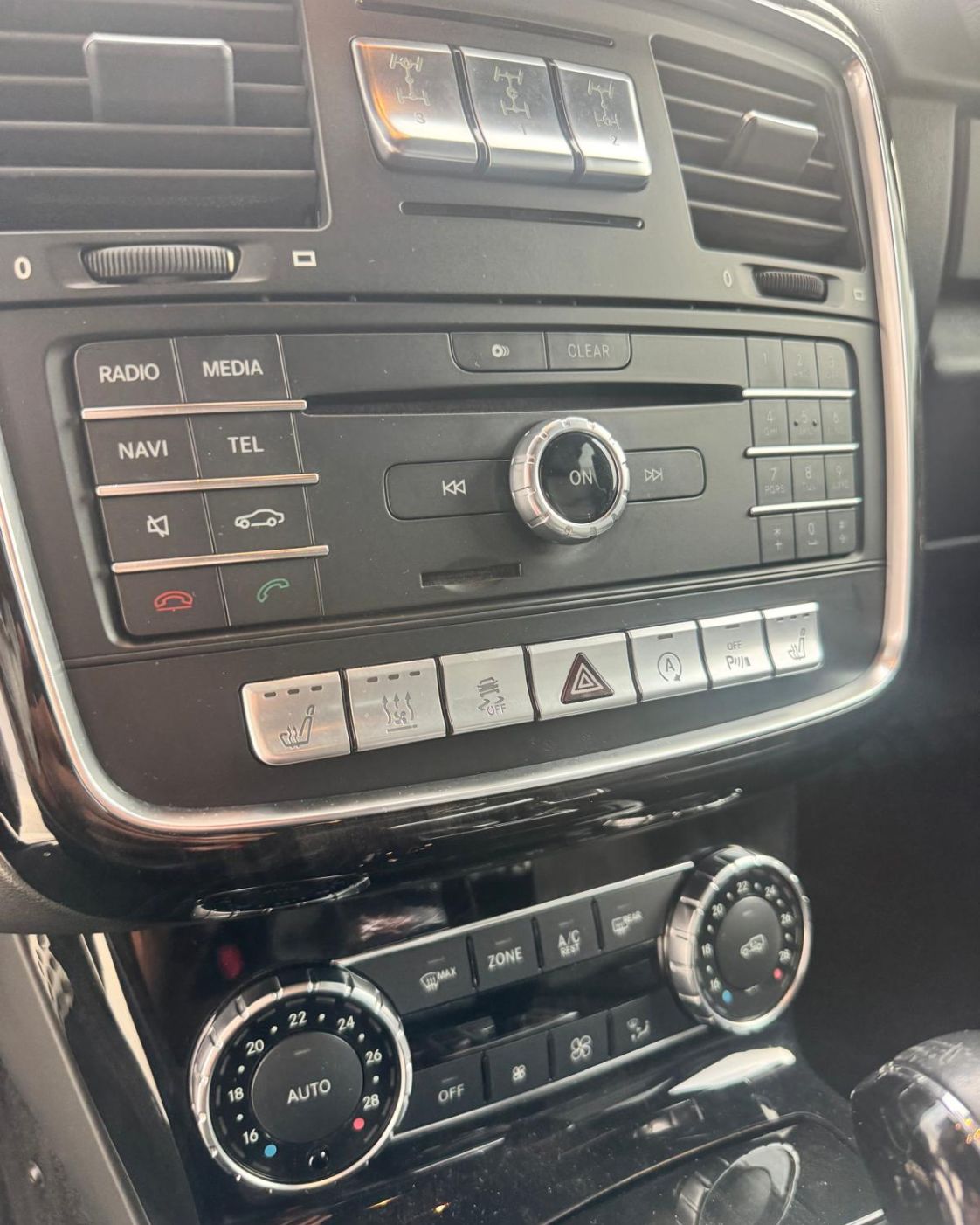 mercedes-benz-clase-g-consola-central-navegacion-climatizador-semicars-ds-premium