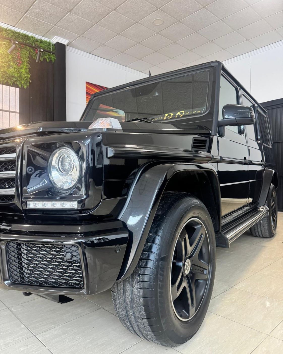 mercedes-benz-clase-g-frontal-izquierdo-faro-llanta-negra-semicars-ds-premium