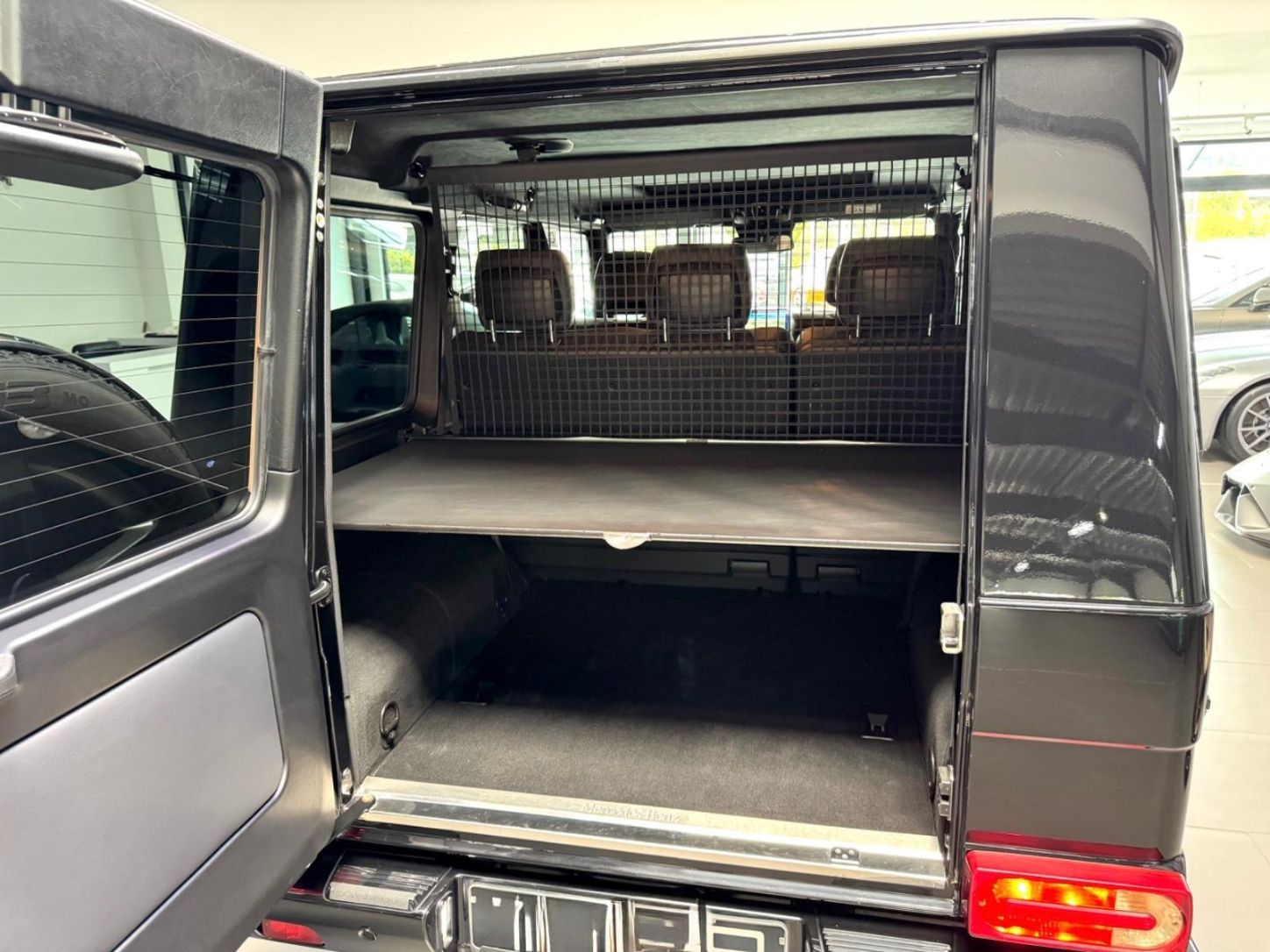 mercedes-benz-clase-g-maletero-red-separadora-equipaje-semicars-ds-premium
