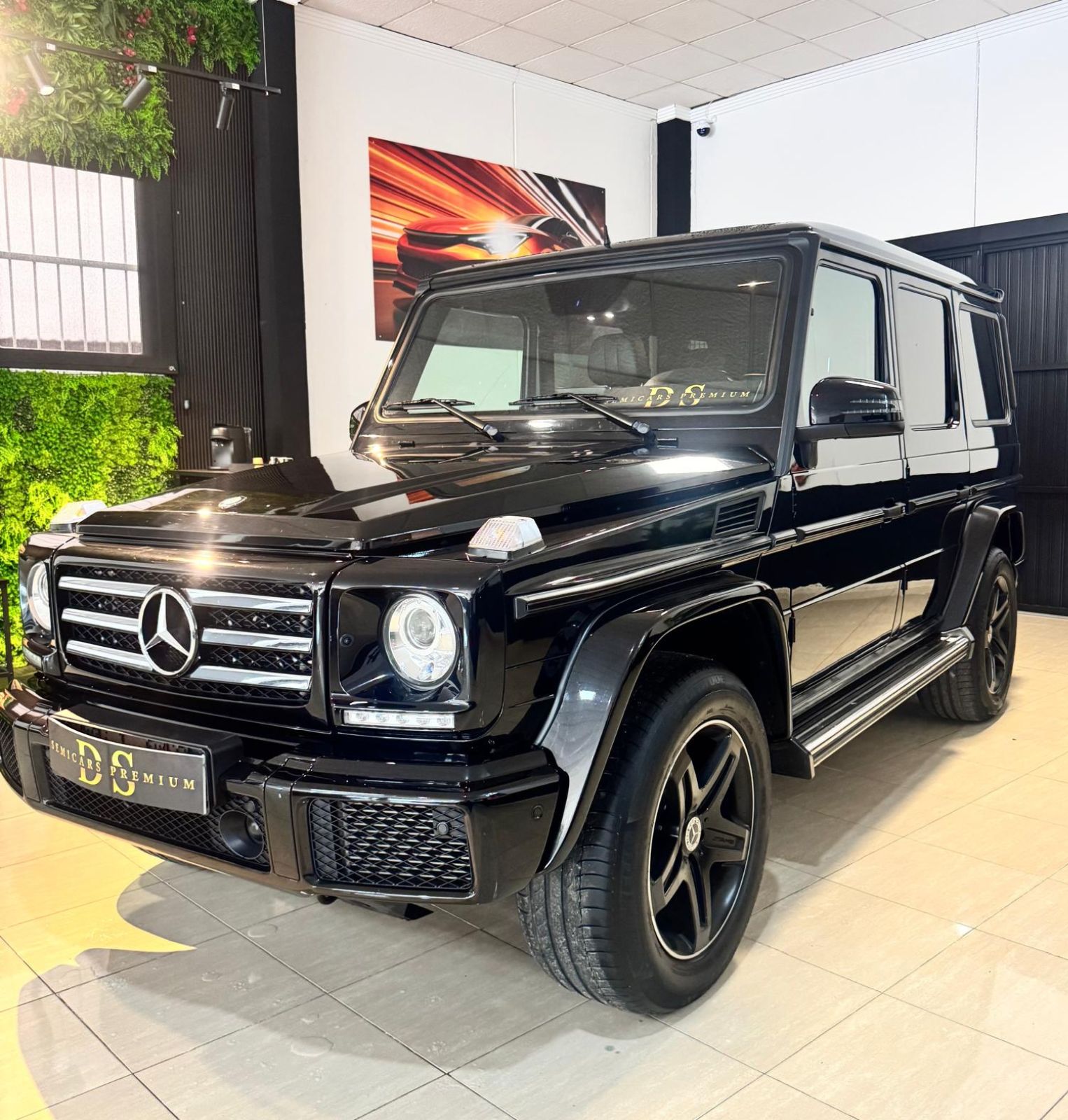 mercedes-benz-clase-g-negro-frontal-tres-cuartos-llantas-semicars-ds-premium
