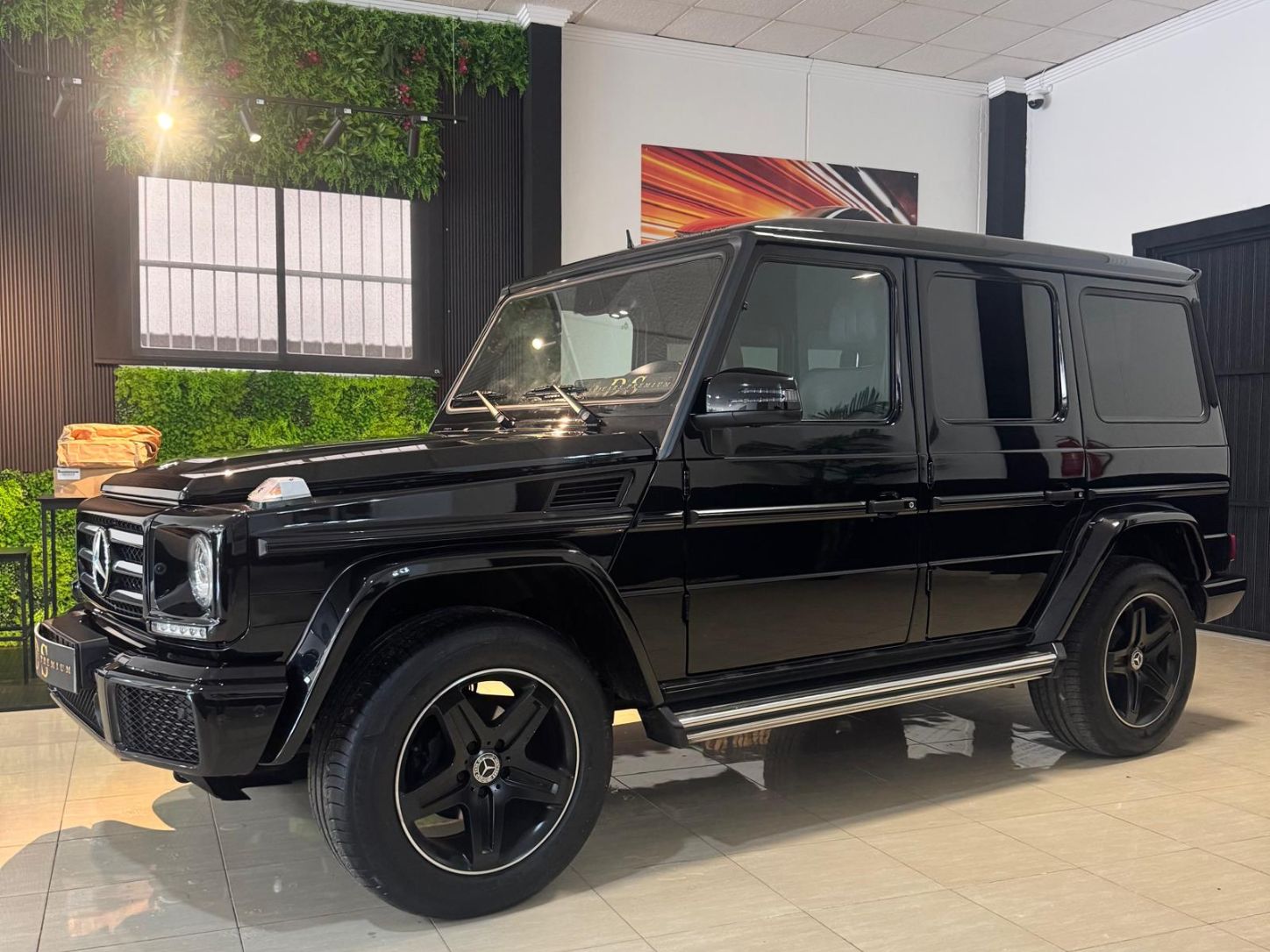 mercedes-benz-clase-g-negro-vista-lateral-delantera-semicars-ds-premium