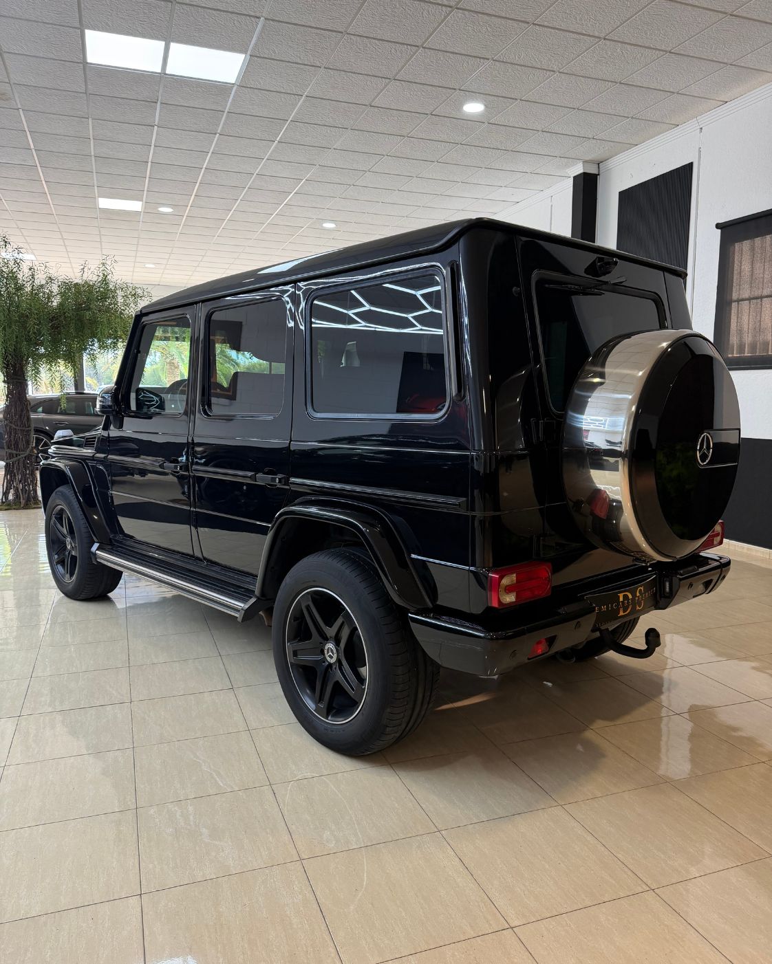 mercedes-benz-clase-g-perspectiva-trasera-lateral-concesionario-semicars-ds-premium