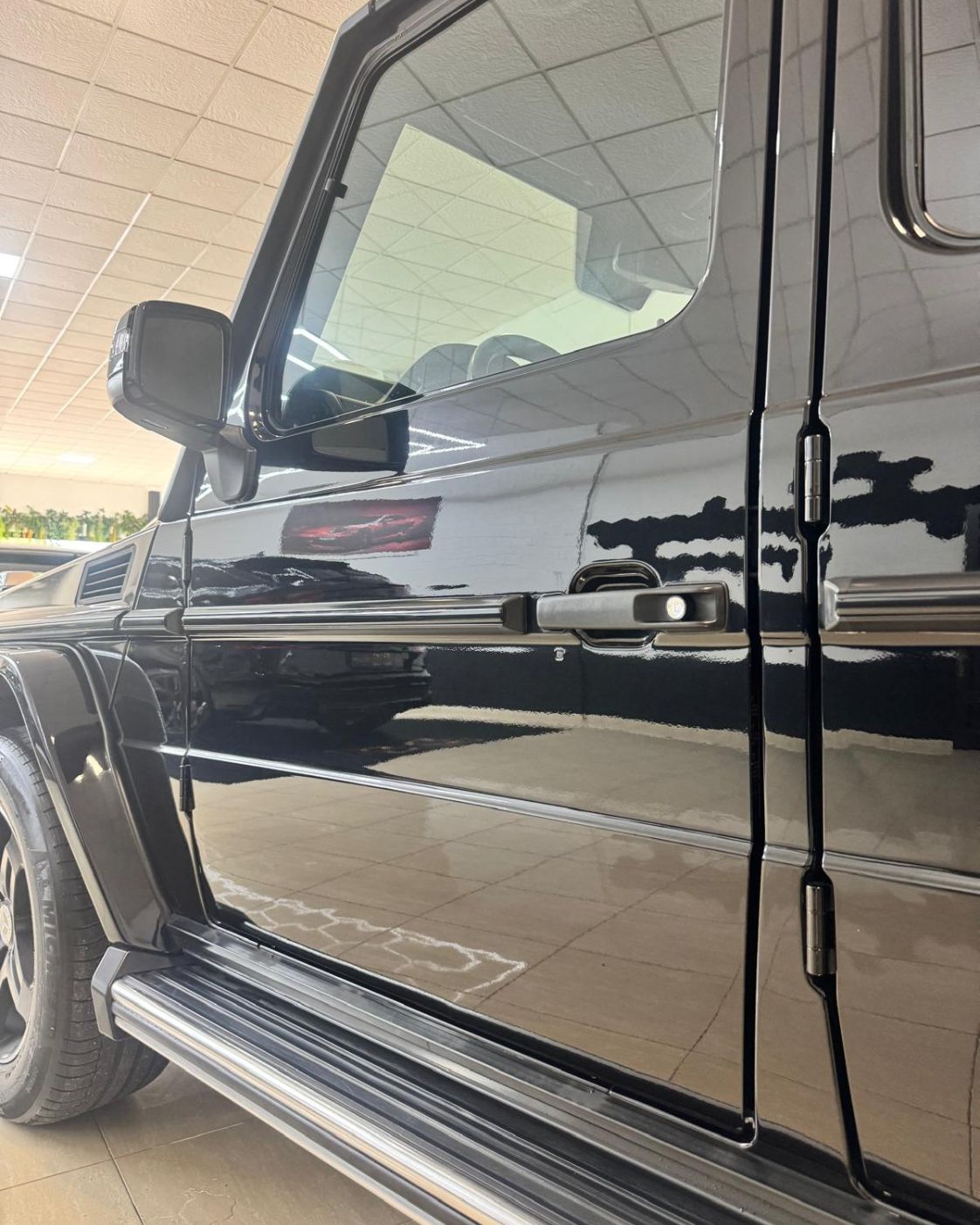 mercedes-benz-clase-g-puerta-delantera-negra-estribera-metalica-semicars-ds-premium