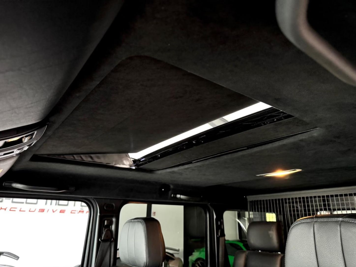 mercedes-benz-clase-g-techo-solar-interior-semicars-ds-premium