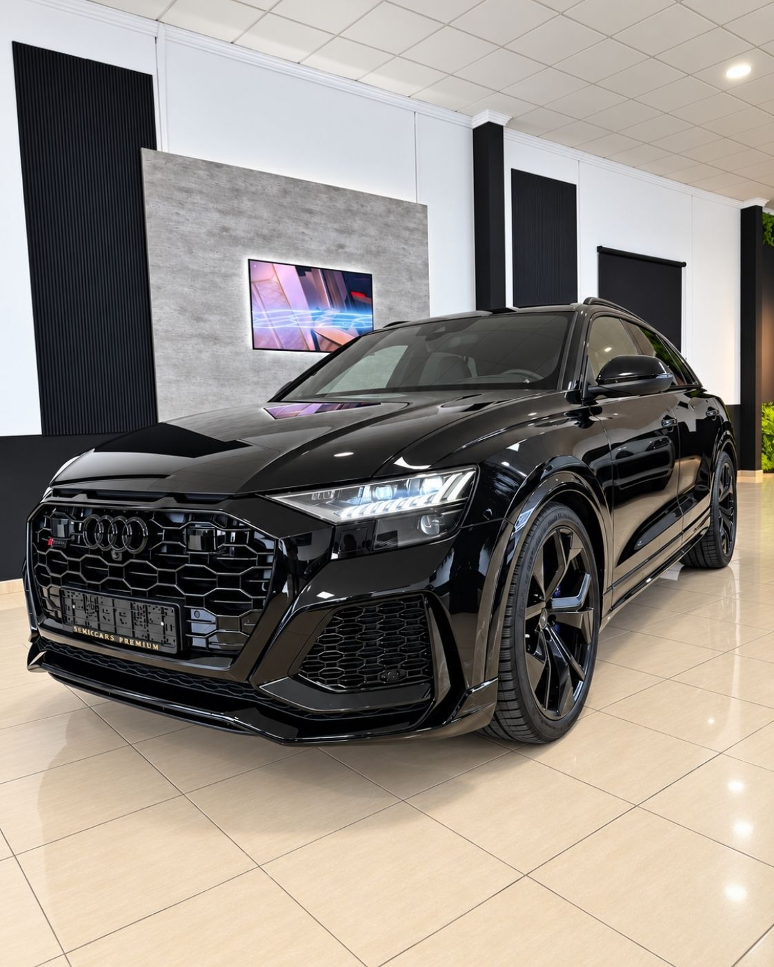 semicarsdspremium-audi-rs-q8-2024-vista-tres-cuartos-delantera