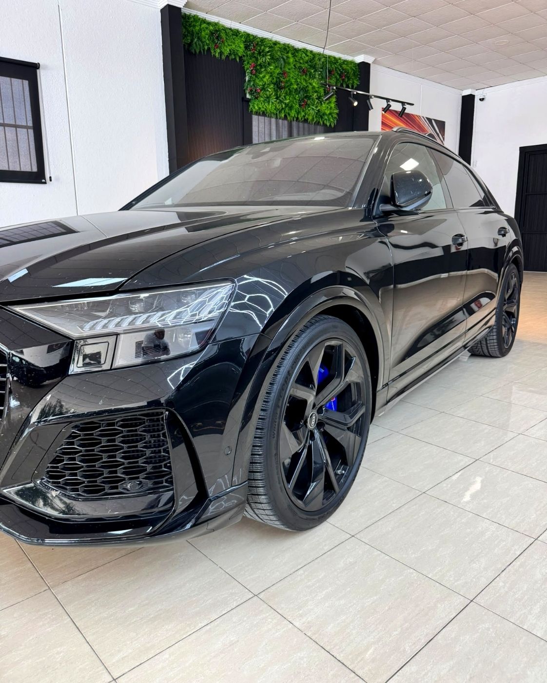 semicarsdspremium-audi-rs-q8-negro-llantas-23-pulgadas