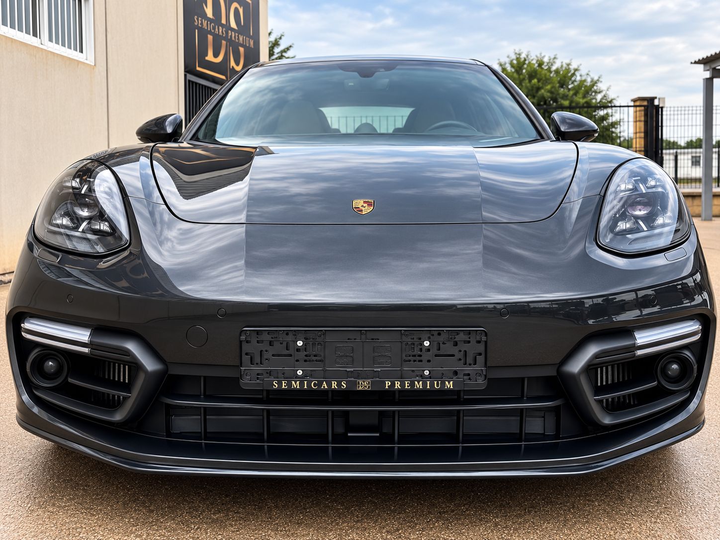 semicarsdspremium-porsche-panamera-turbo-s-e-hybrid-frontal-exterior-2019