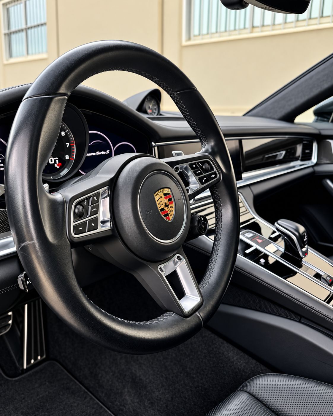 semicarsdspremium-porsche-panamera-turbo-s-e-hybrid-volante-multifuncion-interior